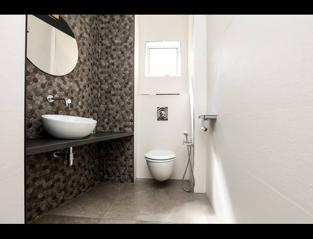 3 BEDROOM APARTMENT TO LET IN MUSGRAVE